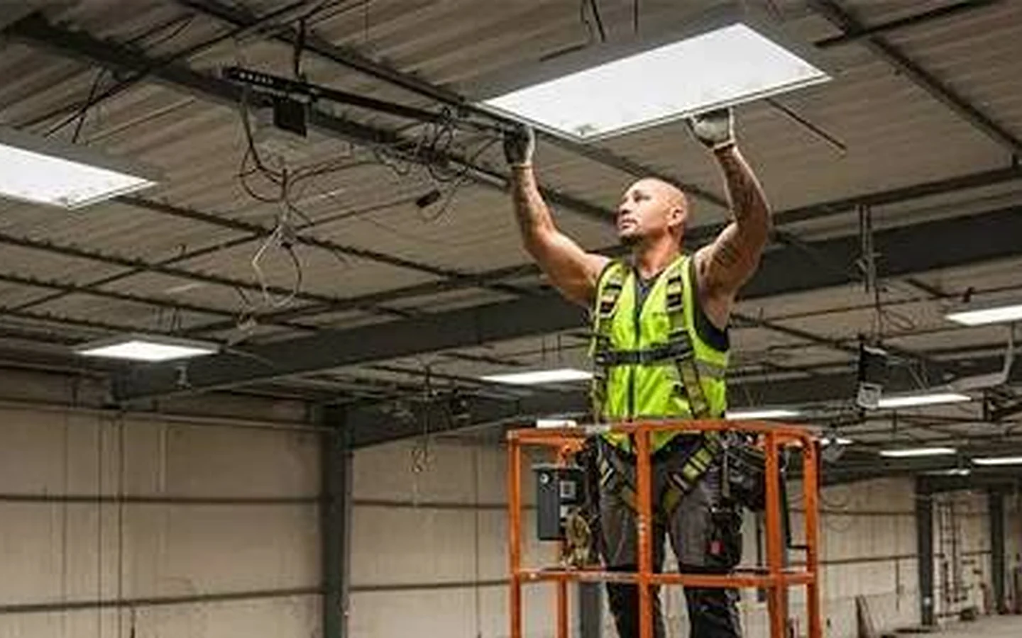 Lighting installation in a completed building environment